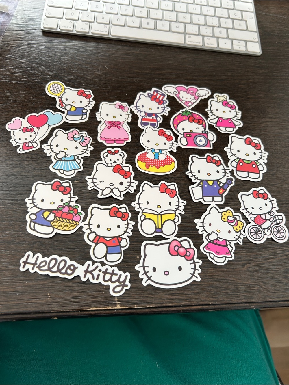 Hello Kitty Stickers Set (20) - Picture 4 of 4